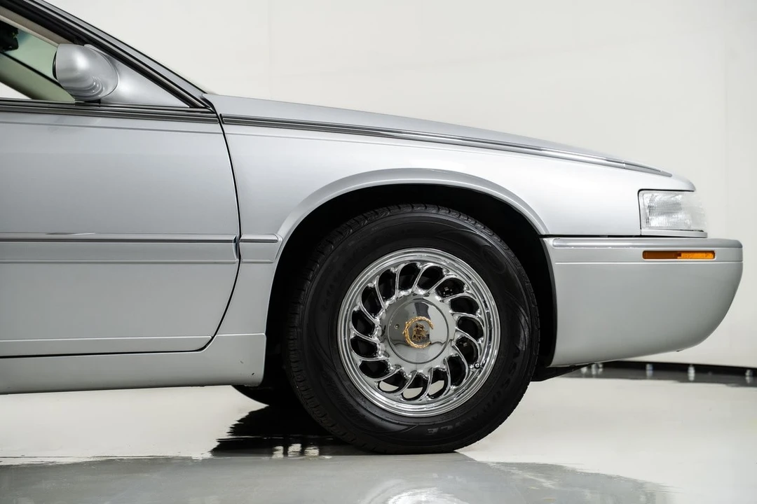 2002 Cadillac Eldorado 12th Gen - Image 17 of 31
