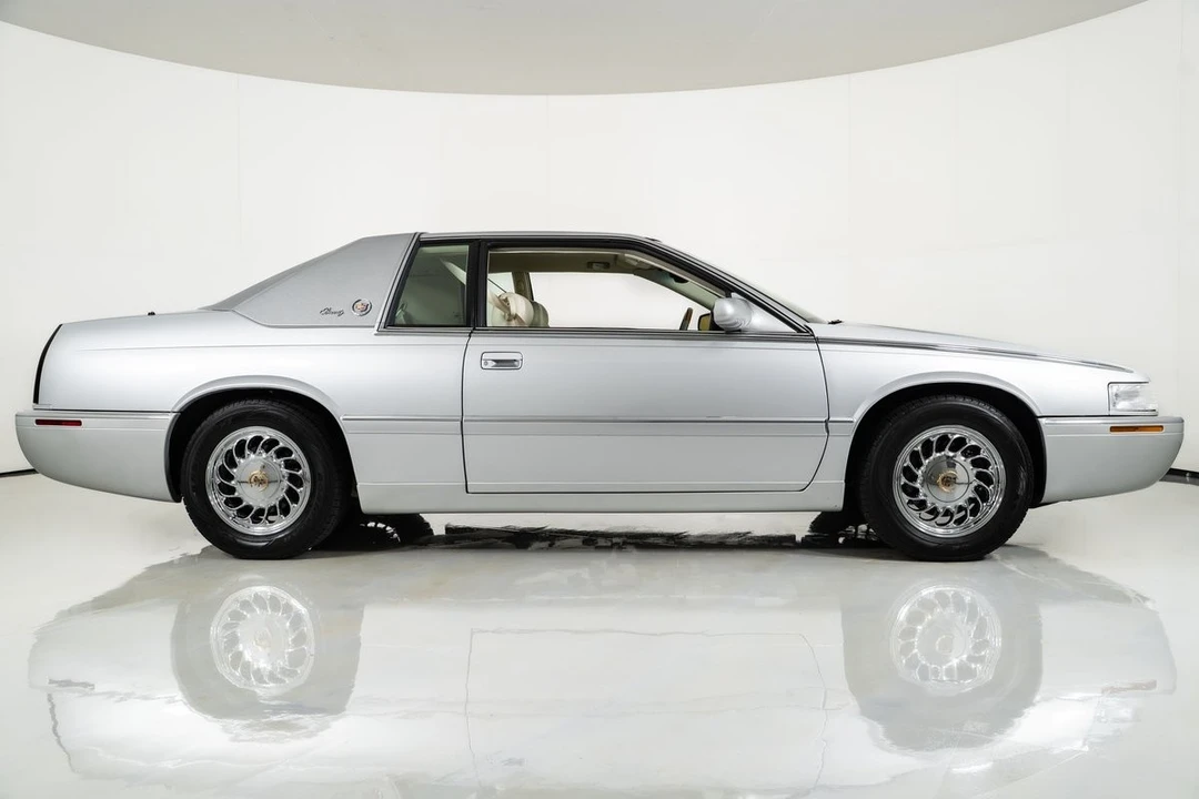 2002 Cadillac Eldorado 12th Gen - Image 16 of 31