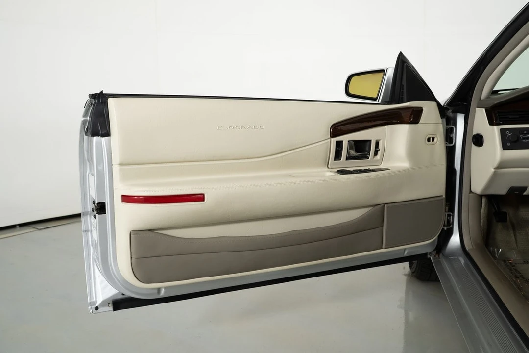 2002 Cadillac Eldorado 12th Gen - Image 19 of 31
