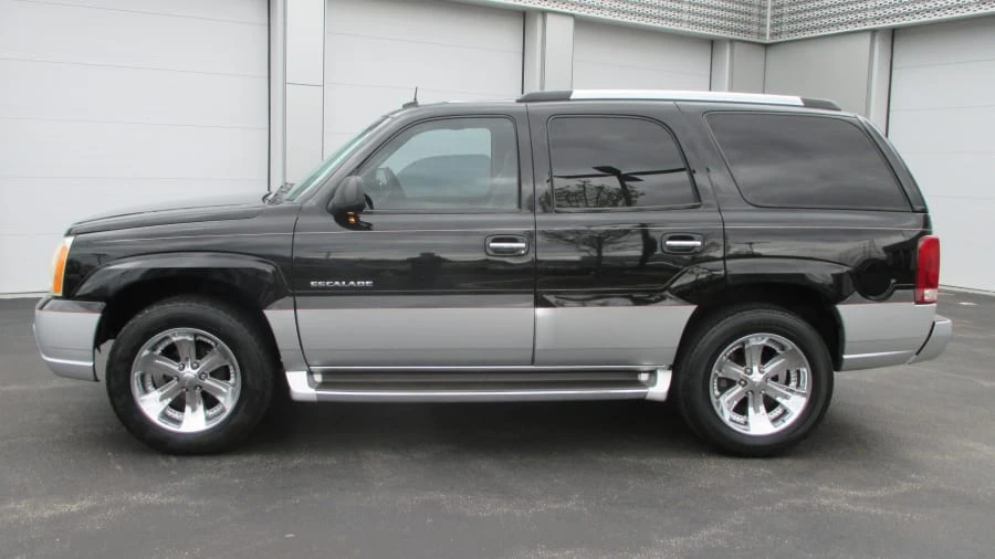 2002 Cadillac Escalade & EXT 2nd Gen - Image 2 of 16
