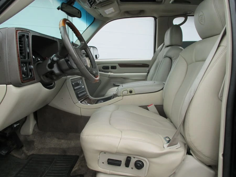 2002 Cadillac Escalade & EXT 2nd Gen - Image 7 of 16