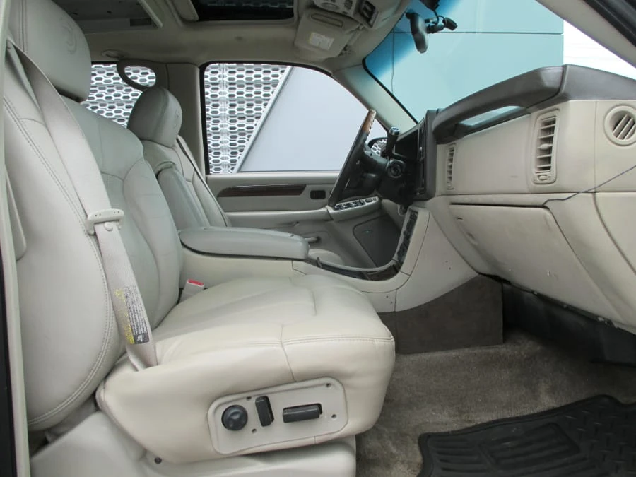 2002 Cadillac Escalade & EXT 2nd Gen - Image 9 of 16