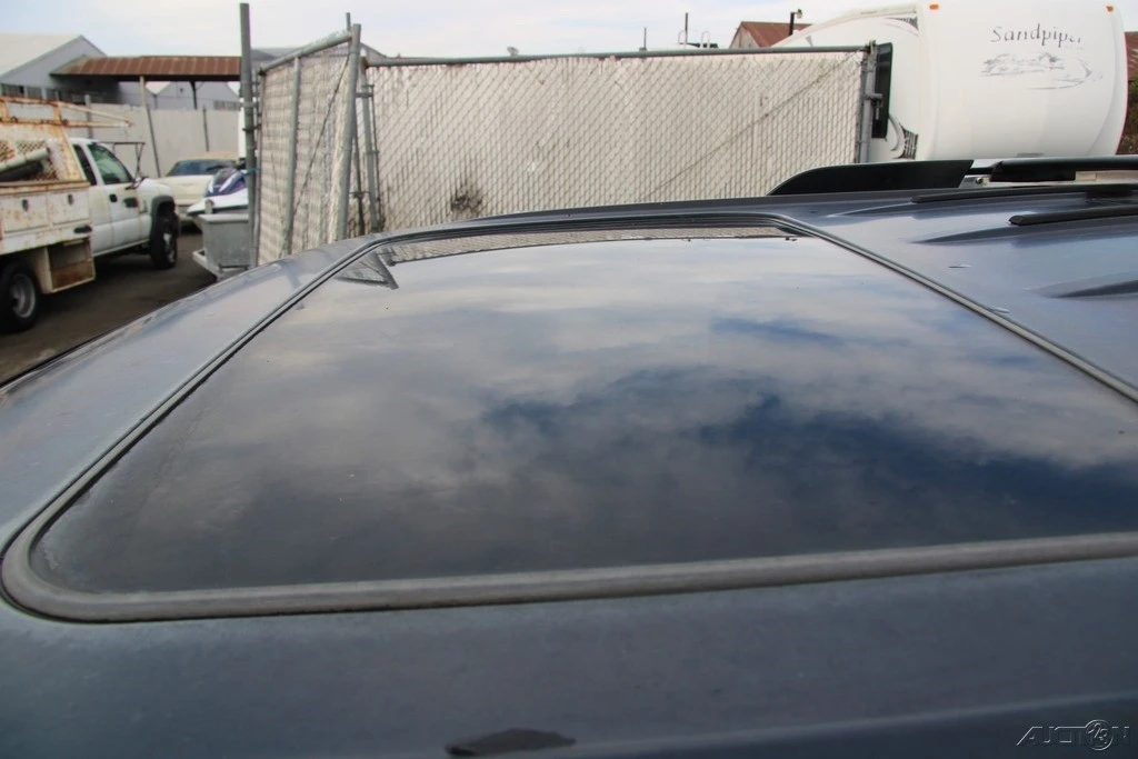 2002 Cadillac Escalade & EXT 2nd Gen - Image 10 of 21