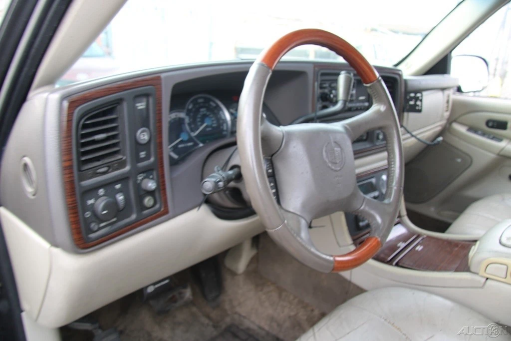 2002 Cadillac Escalade & EXT 2nd Gen - Image 13 of 21