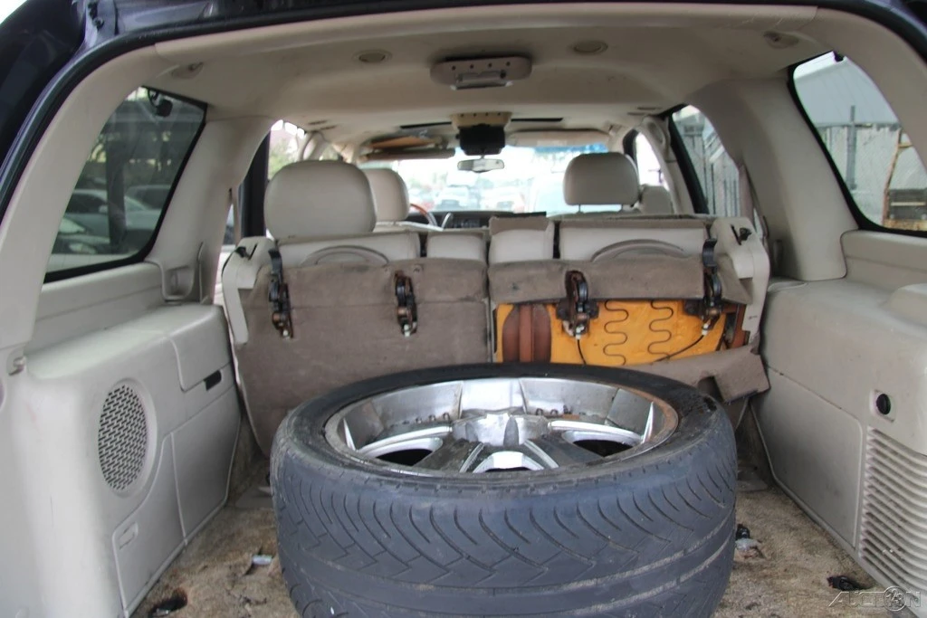 2002 Cadillac Escalade & EXT 2nd Gen - Image 20 of 21