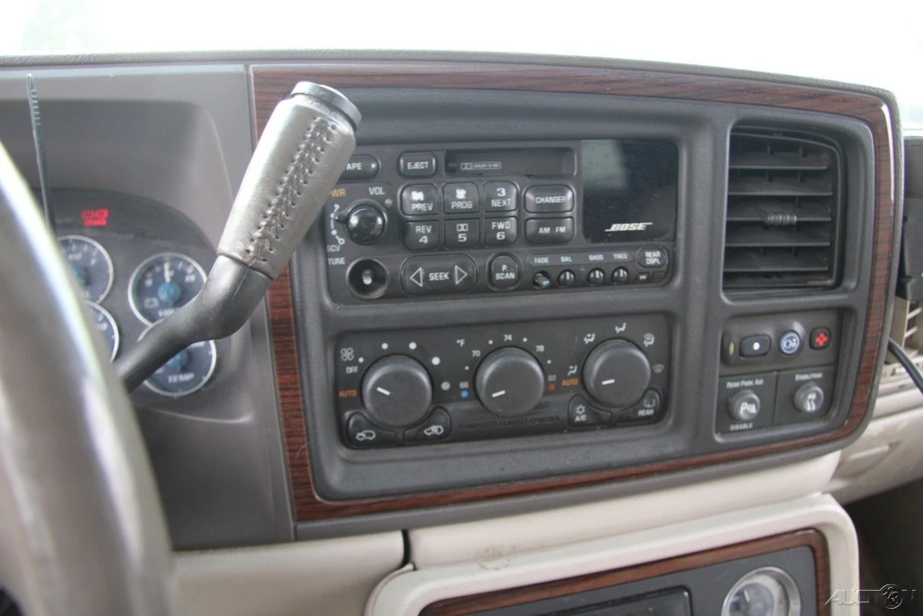 2002 Cadillac Escalade & EXT 2nd Gen - Image 17 of 21
