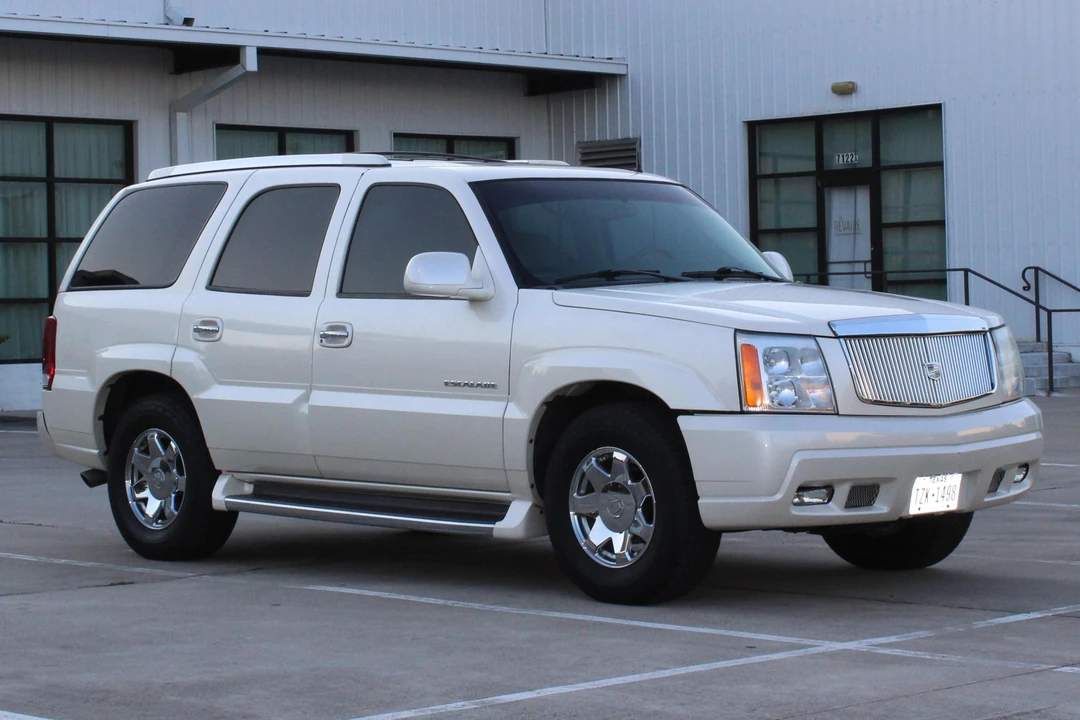 2002 Cadillac Escalade & EXT 2nd Gen - Image 3 of 5