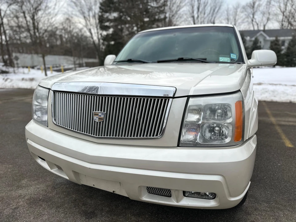 2002 Cadillac Escalade & EXT 2nd Gen - Image 6 of 31