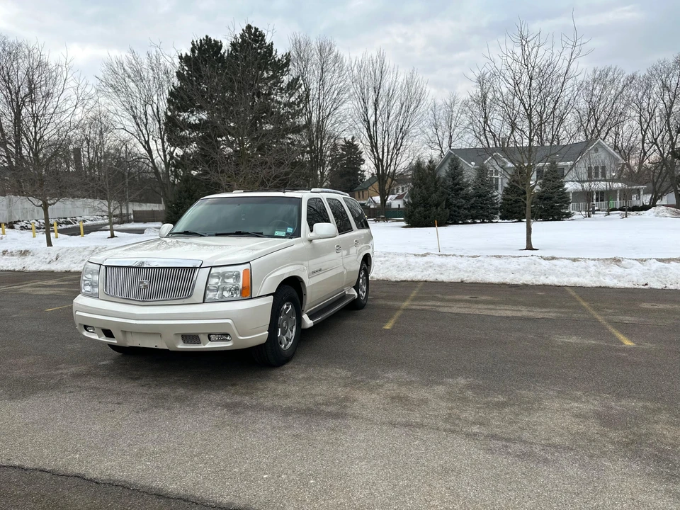 2002 Cadillac Escalade & EXT 2nd Gen - Image 7 of 31