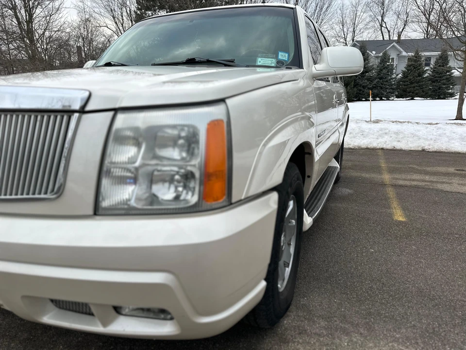 2002 Cadillac Escalade & EXT 2nd Gen - Image 21 of 31