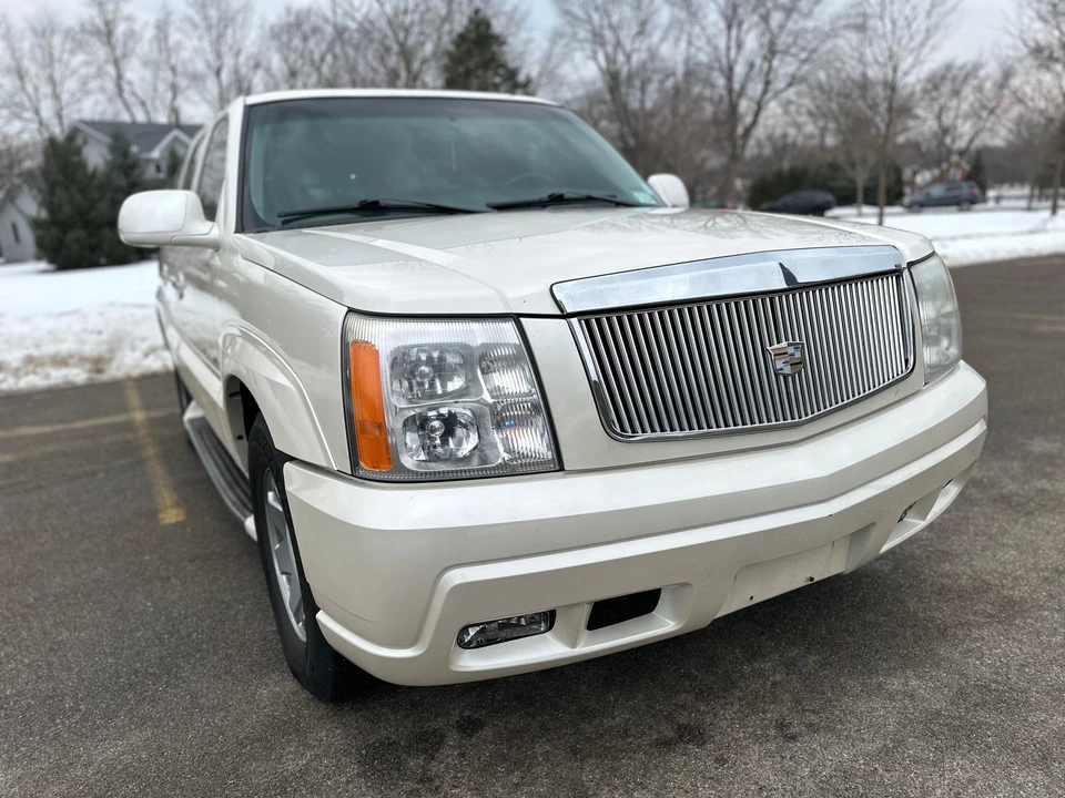 2002 Cadillac Escalade & EXT 2nd Gen - Image 16 of 31