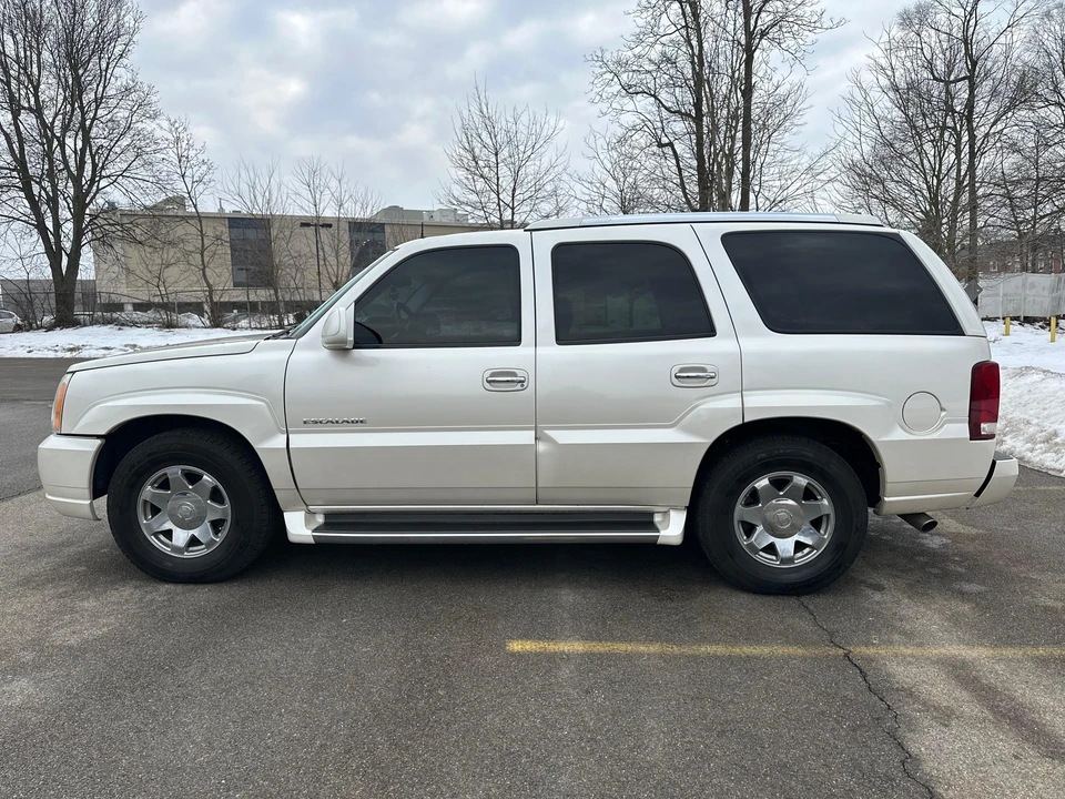 2002 Cadillac Escalade & EXT 2nd Gen - Image 10 of 31