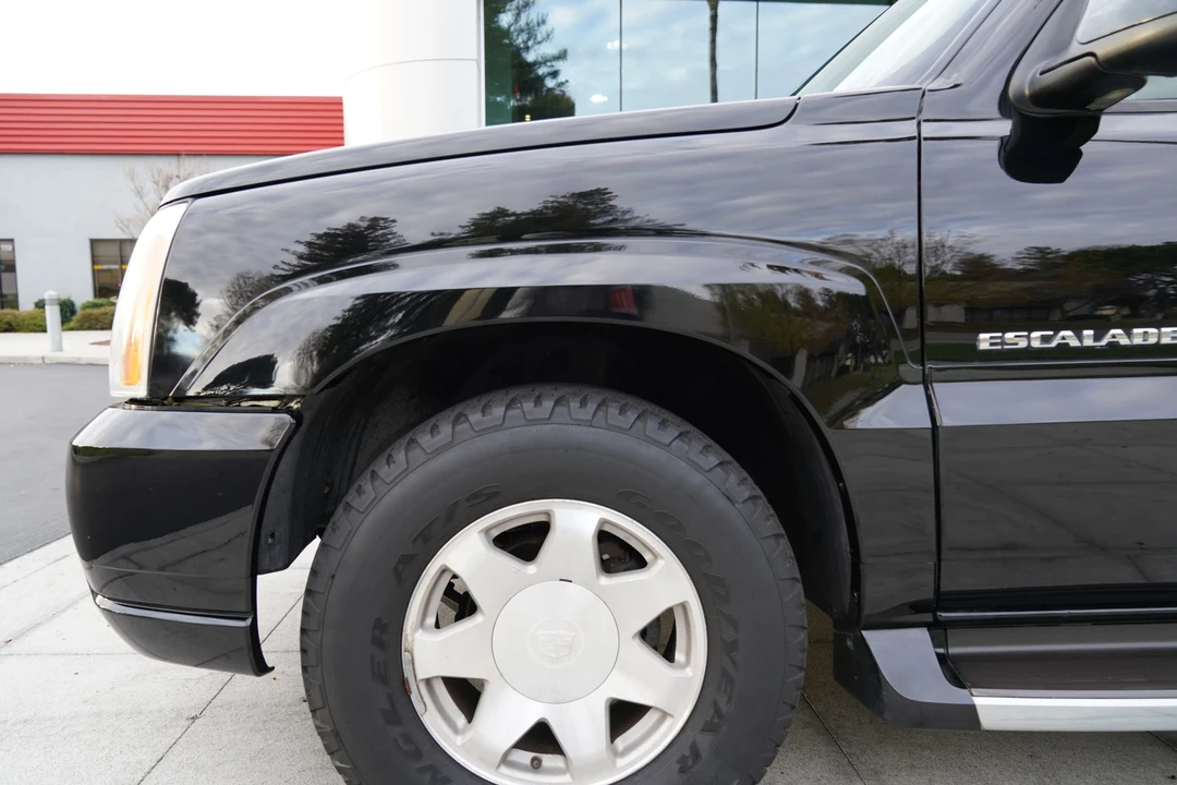 2002 Cadillac Escalade & EXT 2nd Gen - Image 28 of 31