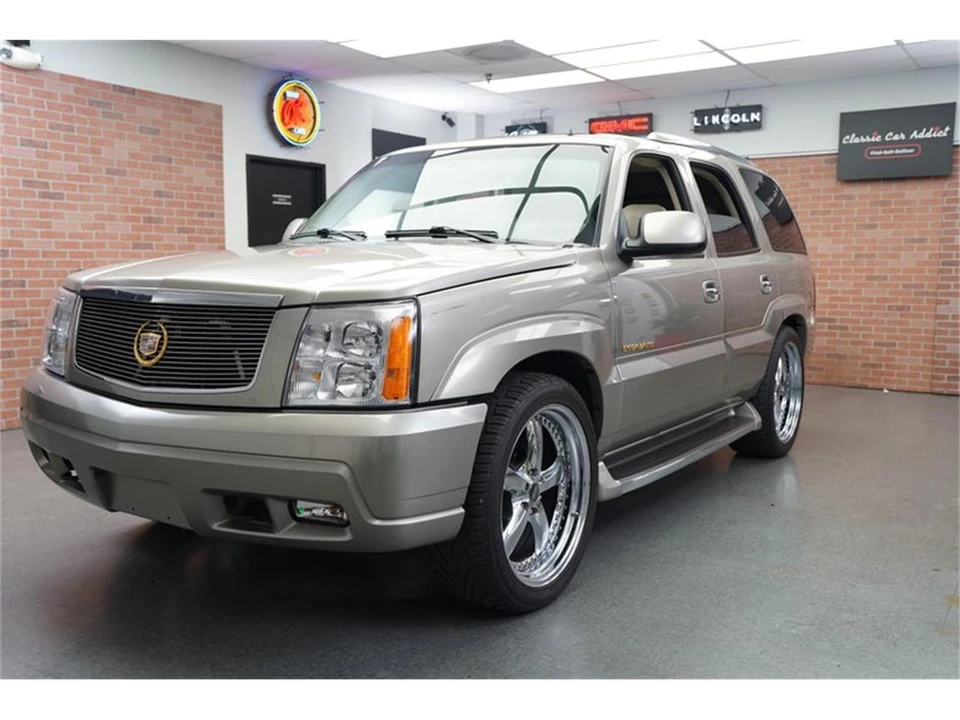 2002 Cadillac Escalade & EXT 2nd Gen - Image 2 of 31