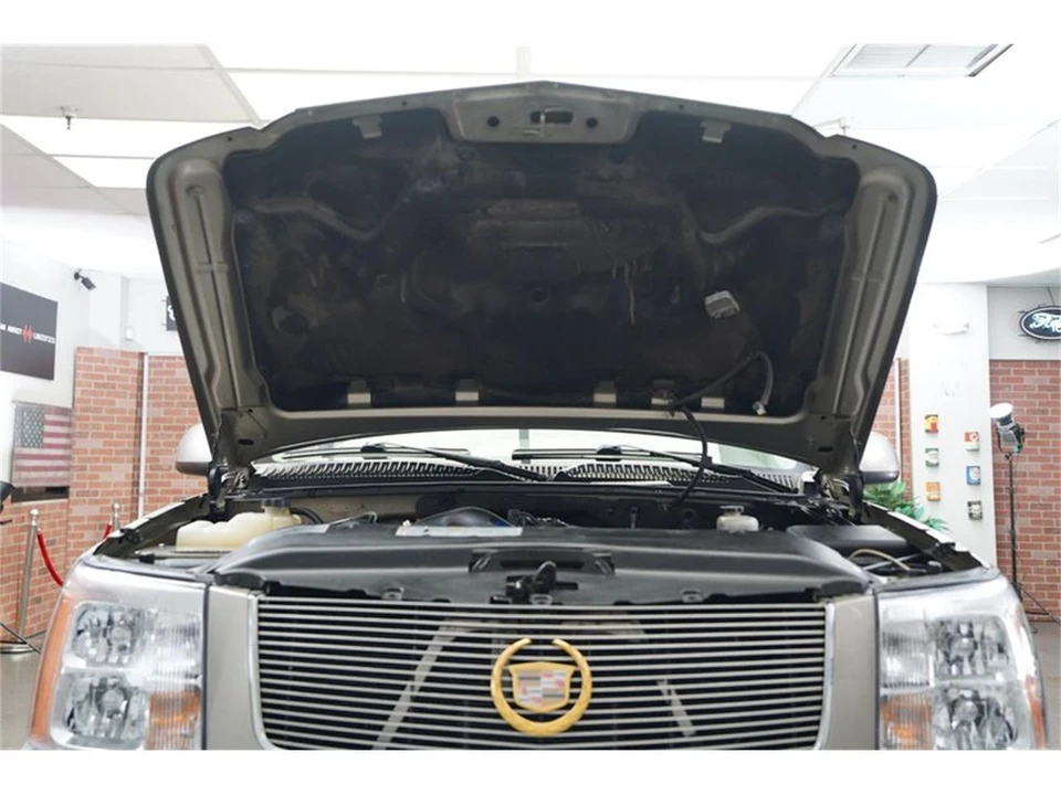 2002 Cadillac Escalade & EXT 2nd Gen - Image 12 of 31