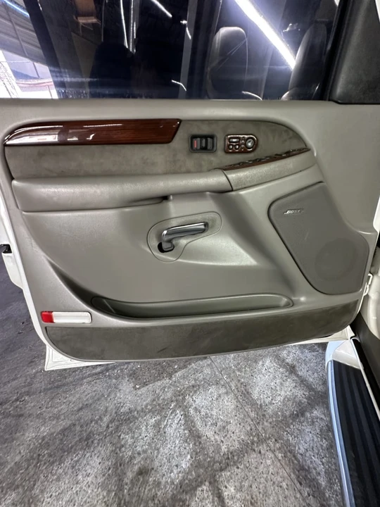 2002 Cadillac Escalade & EXT 2nd Gen - Image 23 of 31