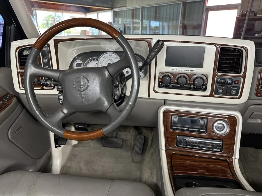 2002 Cadillac Escalade & EXT 2nd Gen - Image 21 of 31