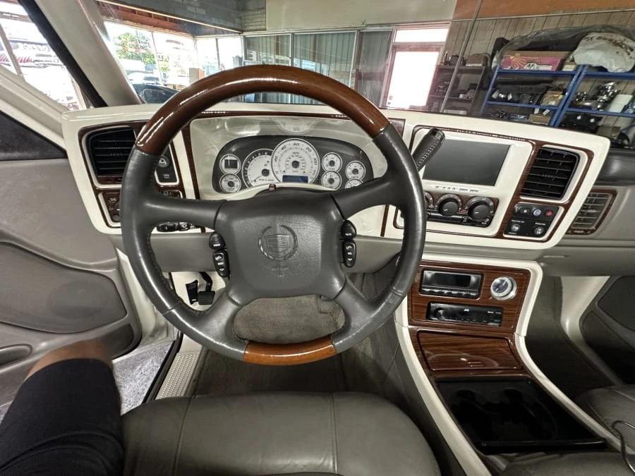 2002 Cadillac Escalade & EXT 2nd Gen - Image 25 of 31