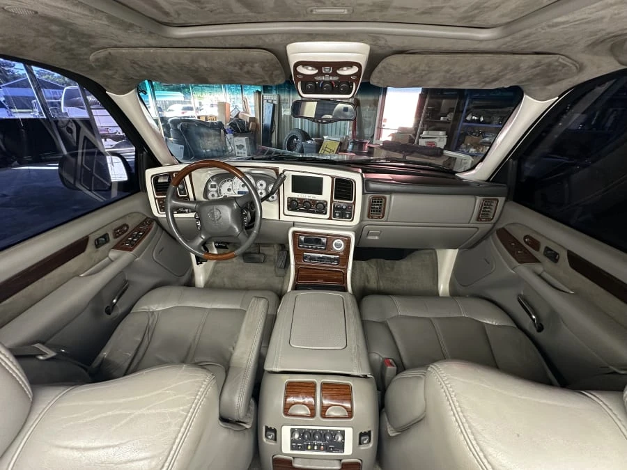 2002 Cadillac Escalade & EXT 2nd Gen - Image 22 of 31