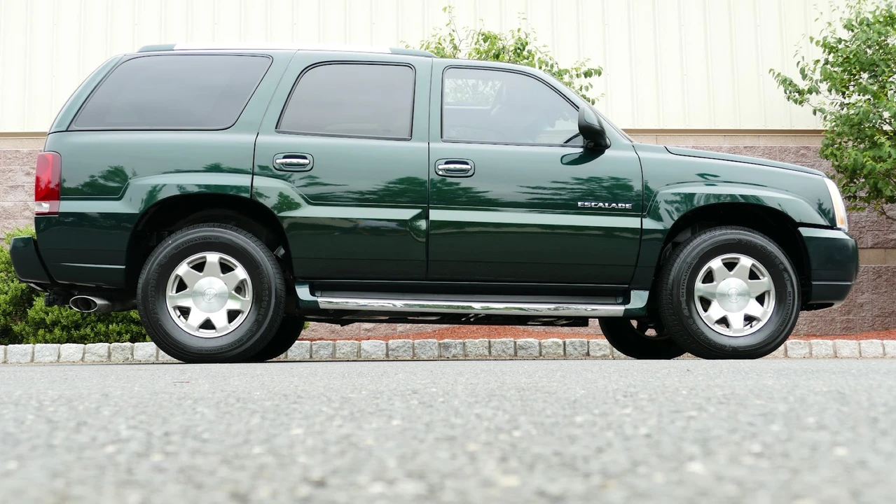 2002 Cadillac Escalade & EXT 2nd Gen - Image 16 of 31