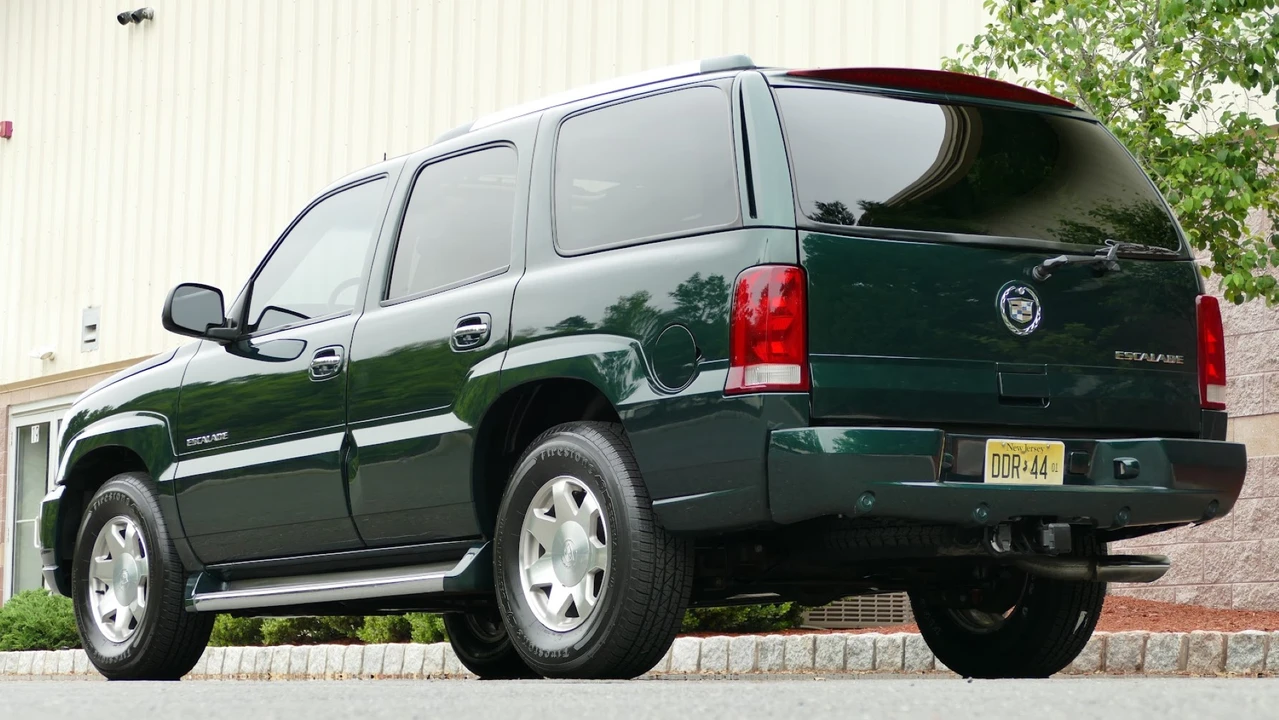 2002 Cadillac Escalade & EXT 2nd Gen - Image 10 of 31