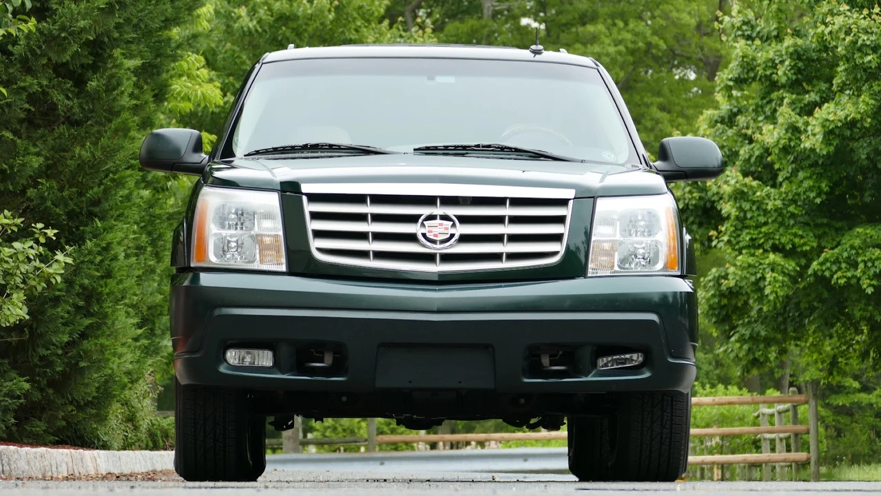 2002 Cadillac Escalade & EXT 2nd Gen - Image 2 of 31