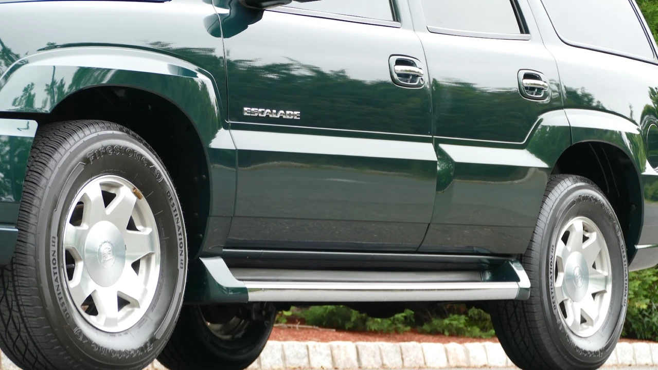 2002 Cadillac Escalade & EXT 2nd Gen - Image 19 of 31