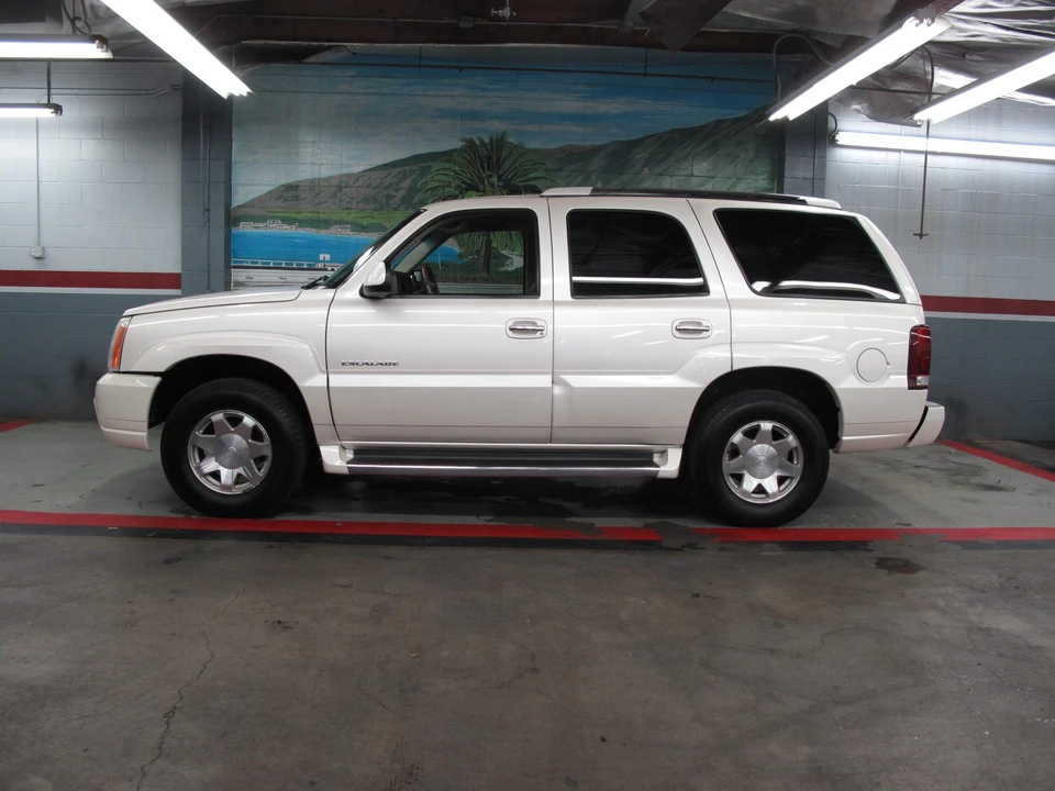 2002 Cadillac Escalade & EXT 2nd Gen - Image 12 of 31