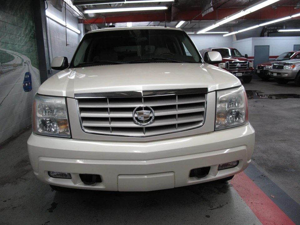 2002 Cadillac Escalade & EXT 2nd Gen - Image 4 of 31