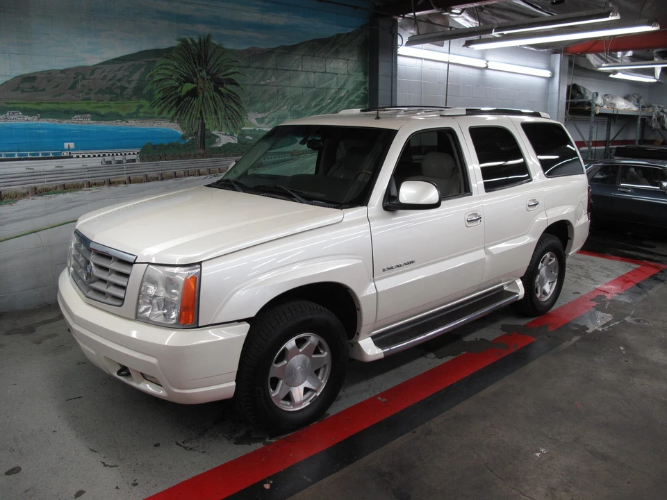 2002 Cadillac Escalade & EXT 2nd Gen - Image 3 of 31