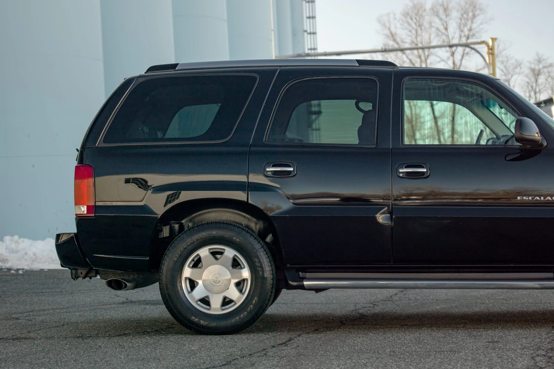 2002 Cadillac Escalade & EXT 2nd Gen - Image 30 of 31