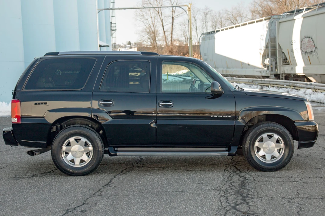 2002 Cadillac Escalade & EXT 2nd Gen - Image 16 of 31