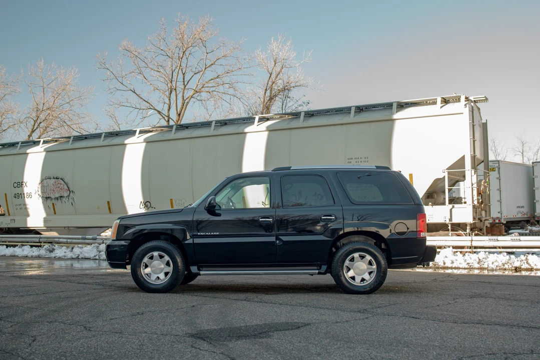 2002 Cadillac Escalade & EXT 2nd Gen - Image 5 of 31