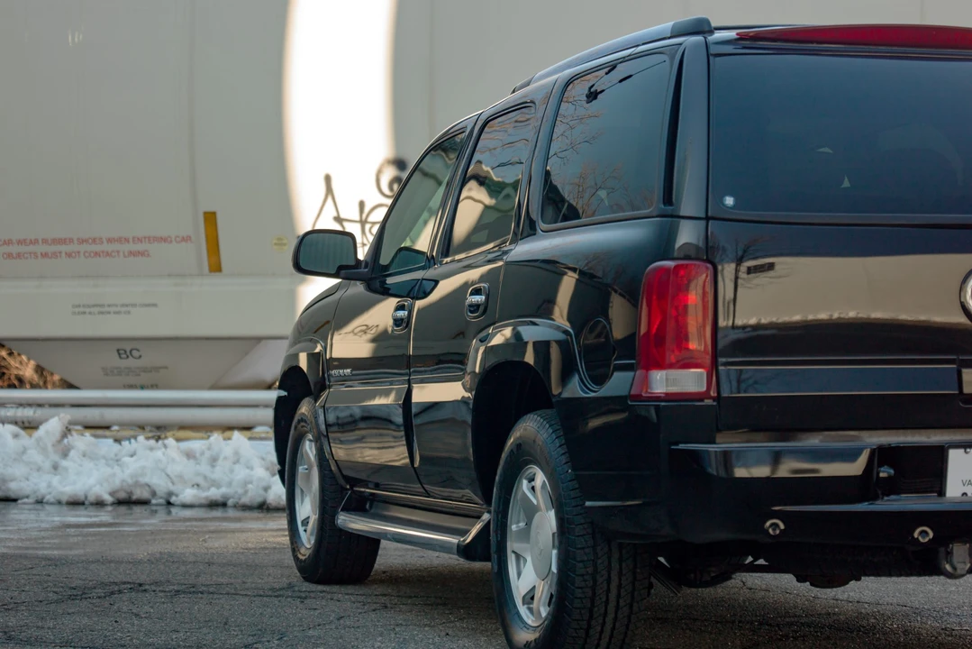 2002 Cadillac Escalade & EXT 2nd Gen - Image 28 of 31