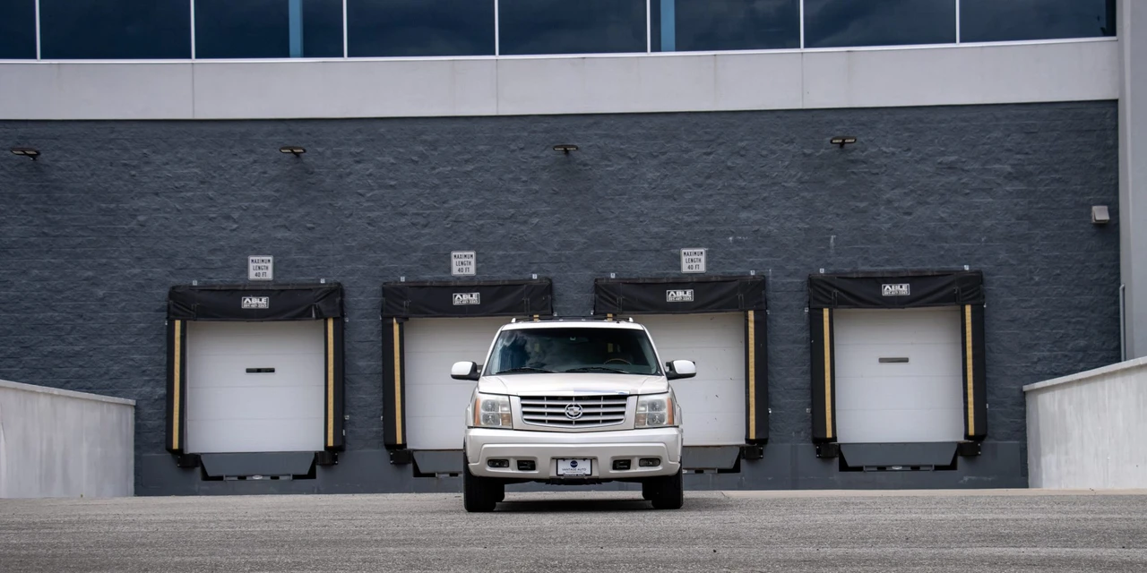 2002 Cadillac Escalade & EXT 2nd Gen - Image 28 of 31