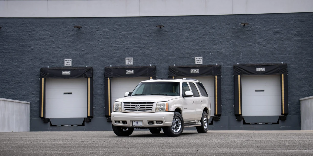 2002 Cadillac Escalade & EXT 2nd Gen - Image 2 of 31