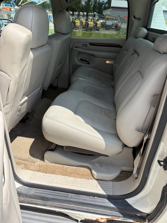 2002 Cadillac Escalade & EXT 2nd Gen - Image 9 of 17
