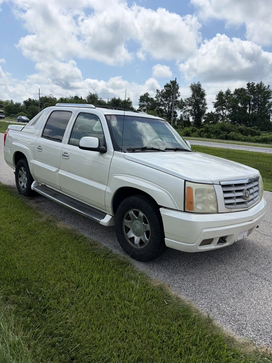 2002 Cadillac Escalade & EXT 2nd Gen - Image 3 of 17
