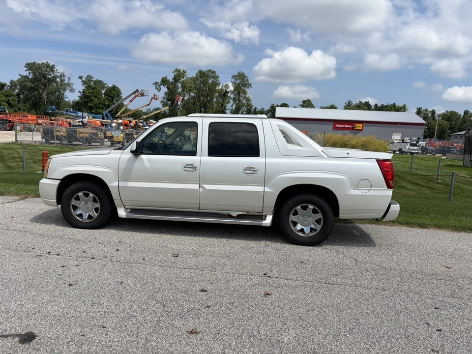 2002 Cadillac Escalade & EXT 2nd Gen - Image 5 of 17