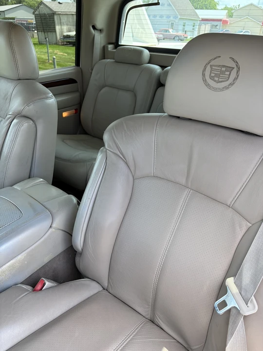 2002 Cadillac Escalade & EXT 2nd Gen - Image 10 of 17