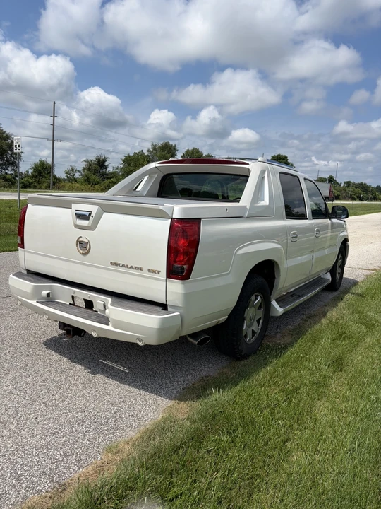 2002 Cadillac Escalade & EXT 2nd Gen - Image 17 of 17