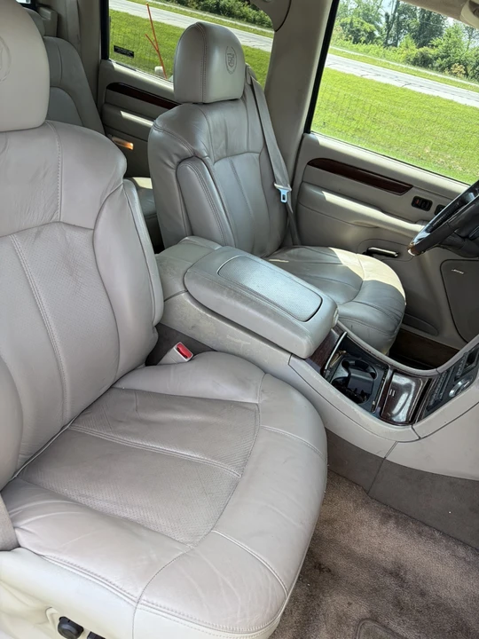 2002 Cadillac Escalade & EXT 2nd Gen - Image 13 of 17
