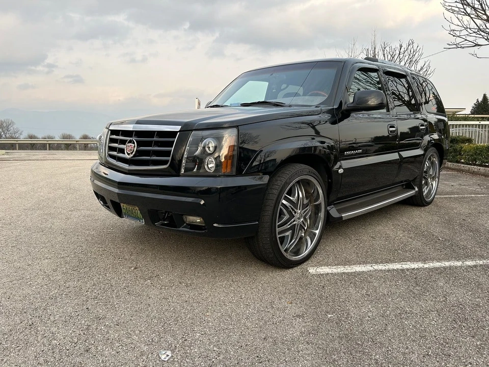 2002 Cadillac Escalade & EXT 2nd Gen - Image 4 of 30