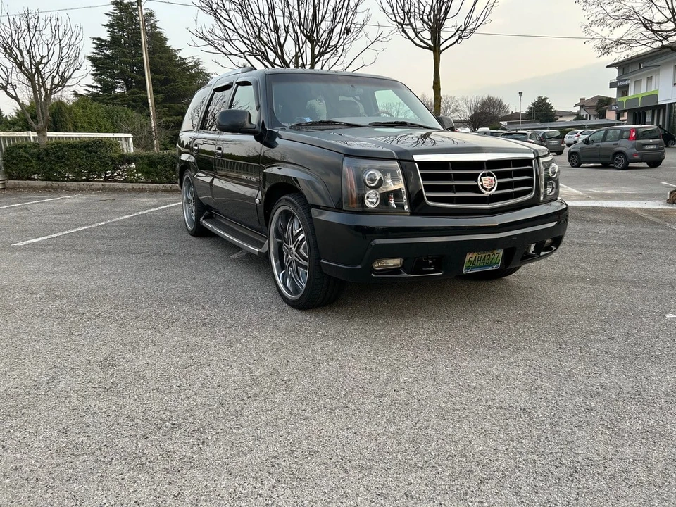 2002 Cadillac Escalade & EXT 2nd Gen - Image 28 of 30