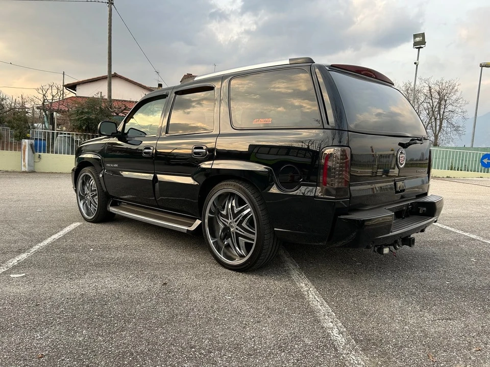 2002 Cadillac Escalade & EXT 2nd Gen - Image 8 of 30