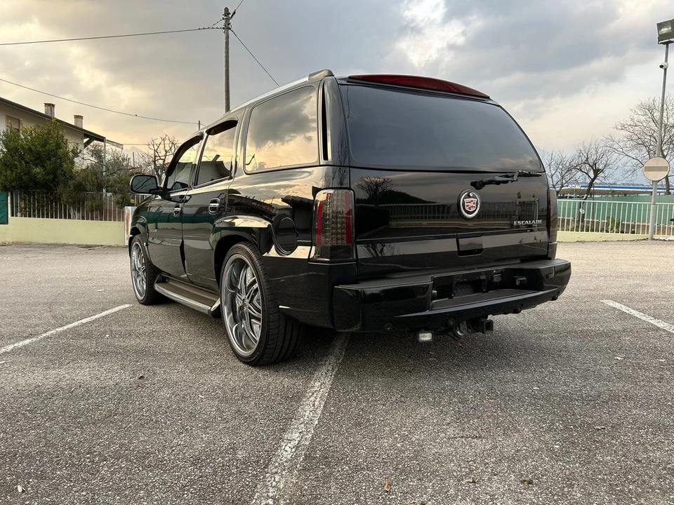 2002 Cadillac Escalade & EXT 2nd Gen - Image 9 of 30