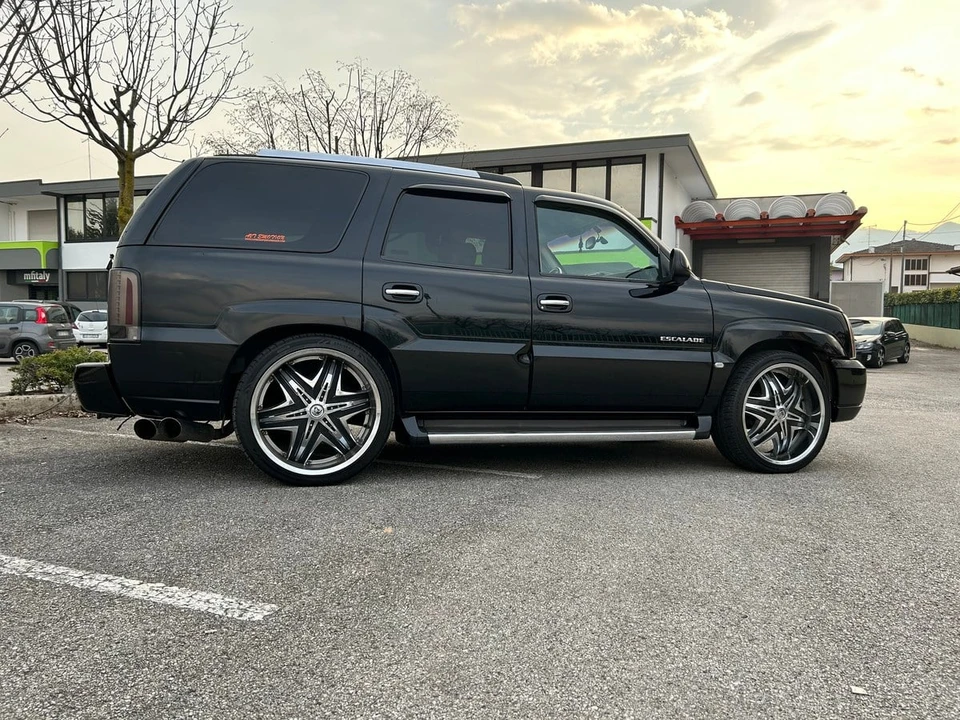 2002 Cadillac Escalade & EXT 2nd Gen - Image 13 of 30