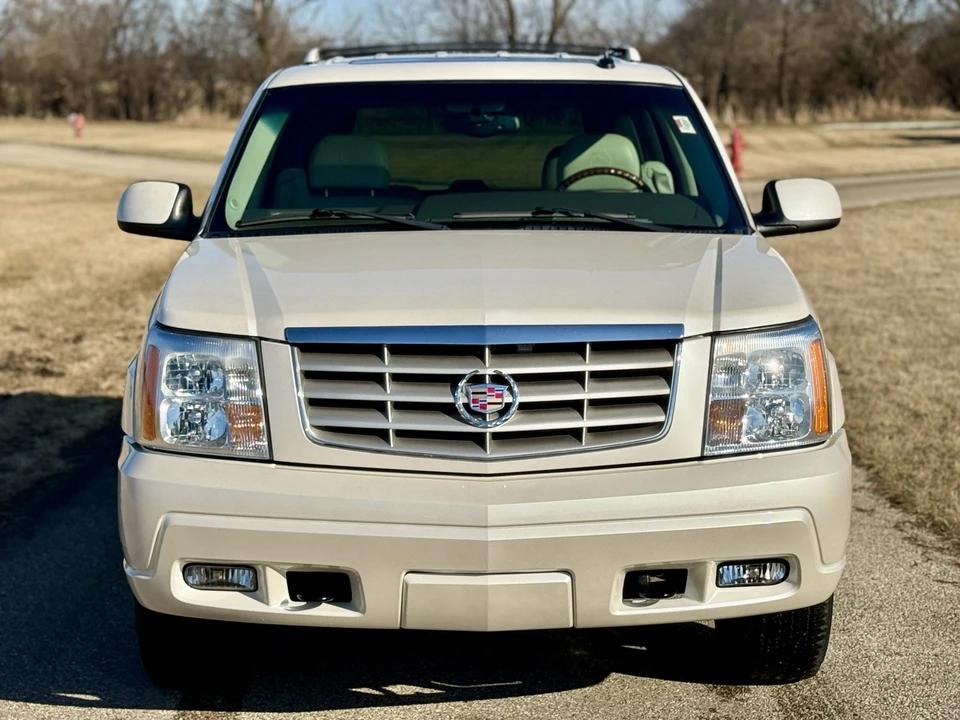 2002 Cadillac Escalade & EXT 2nd Gen - Image 18 of 31
