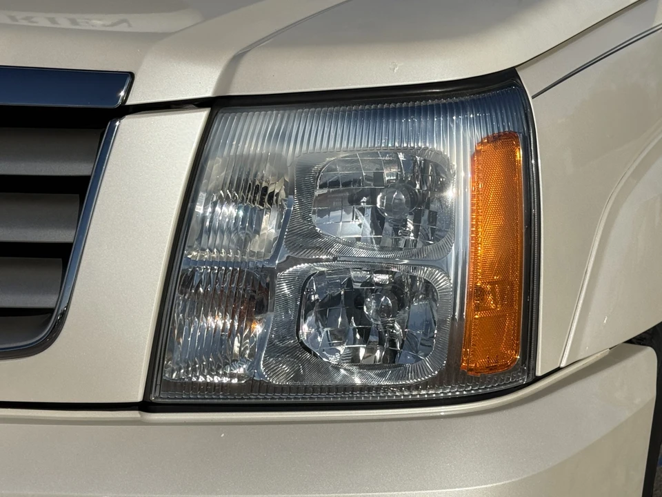 2002 Cadillac Escalade & EXT 2nd Gen - Image 21 of 31