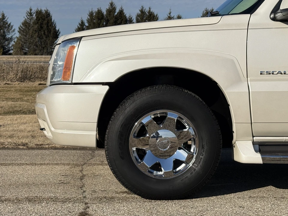 2002 Cadillac Escalade & EXT 2nd Gen - Image 23 of 31